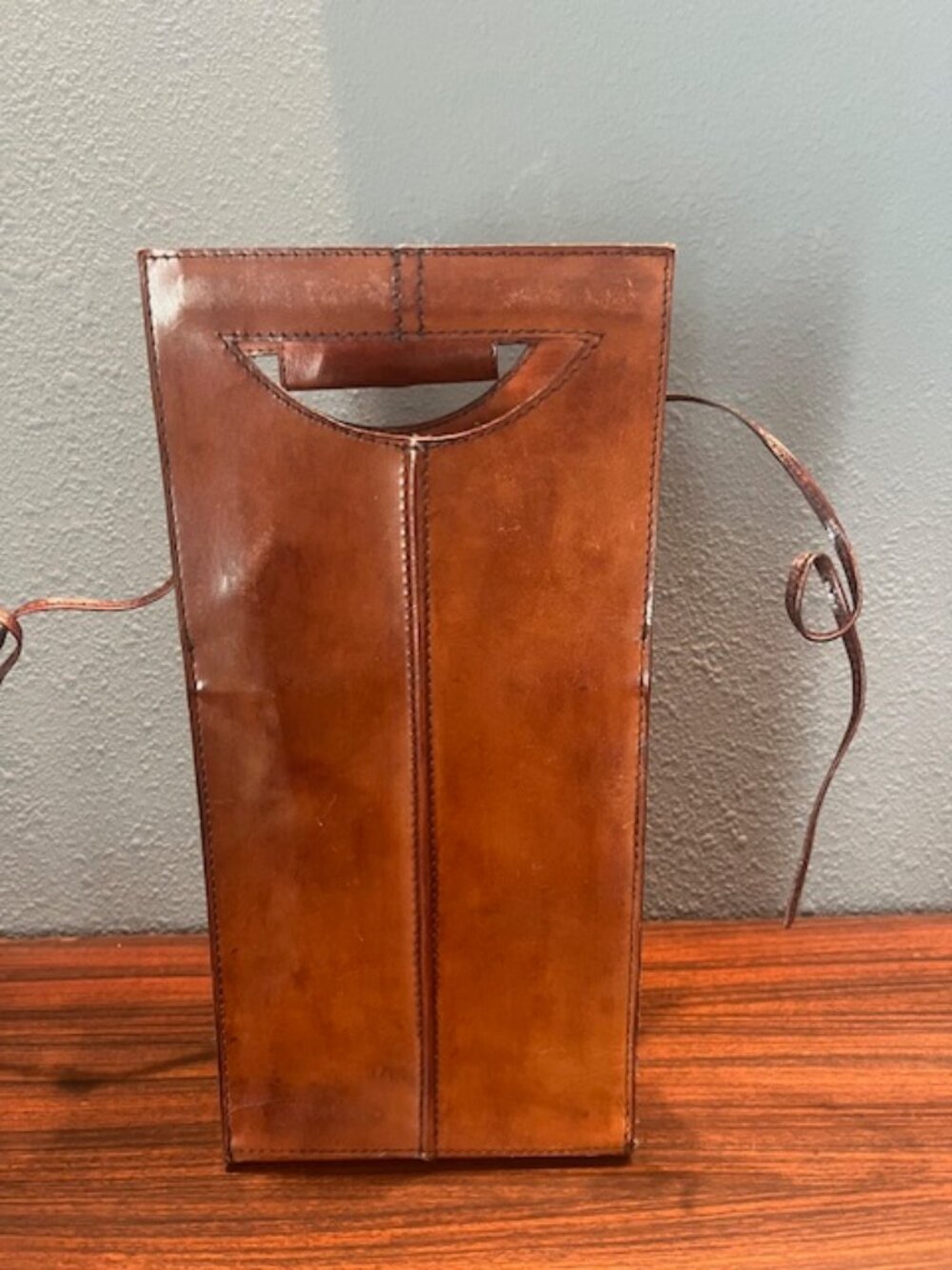 100% Leather Two Bottle Wine Carrier